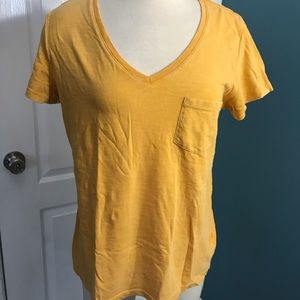 Universal Threads Tshirt